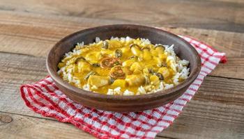 bol de curry jaune photo