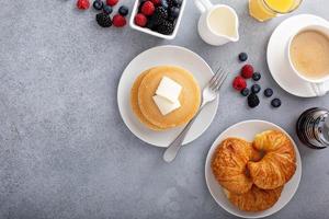 Table de petit déjeuner au-dessus avec copyspace photo