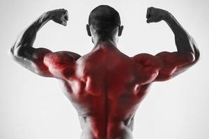 spécialisation pour les muscles du dos dans un bodybuilding photo