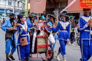 12 décembre 2018 groupe de théâtre danseur chinois dansant en chinois respect la célébration des dieux de la ville de lampang avant le nouvel an chinois en février photo