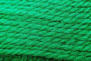 fil de laine en gros plan fils aigue-marine colorés pour la couture en macro. photo