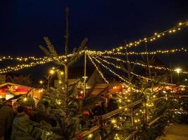 marché de noël dans un village allemand photo