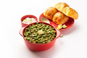 hariyali green pav bhaji est une variante d'un pav bhaji traditionnel à base de légumes à feuilles photo