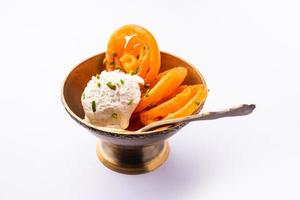 glace jalebi, combinaison de dessert indien avec une touche photo