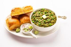 hariyali green pav bhaji est une variante d'un pav bhaji traditionnel à base de légumes à feuilles photo