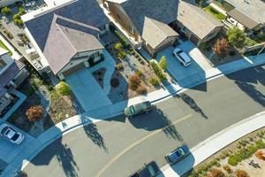 vue aérienne du quartier peuplé de maisons photo