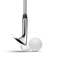 Club de golf chrome fer à repasser et balle de golf sur fond blanc photo
