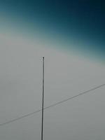 antenne et ciel de fondu bleu photo