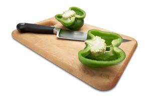 couper le poivron vert et le couteau