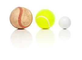 baseball, tennis et balle de golf sur blanc photo