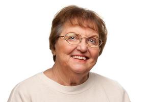 beau portrait de femme âgée sur blanc photo