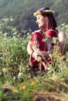 fille hippie dans la nature photo