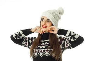 belle jeune fille en pull d'hiver chaud photo