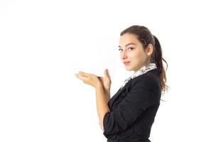 femme en uniforme avec pancarte blanche dans les mains photo