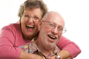 heureux couple de personnes âgées photo