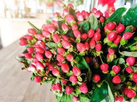 beau bouquet festif lumineux de fleurs merveilleuses inhabituelles de protea photo