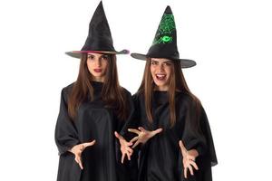 femmes charmantes dans le style halloween photo