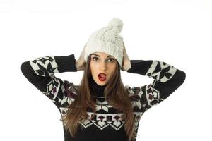 belle fille en pull d'hiver chaud photo