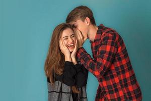 couple élégant amoureux en studio photo