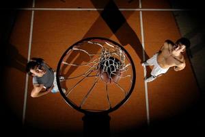 Vue de dessus des joueurs de basket-ball photo