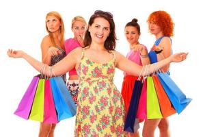 femmes avec des sacs à provisions photo