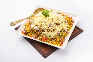 cheese bhel est un aliment de rue indien photo