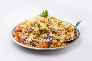 cheese bhel est un aliment de rue indien photo