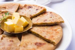 aloo gobi paratha photo