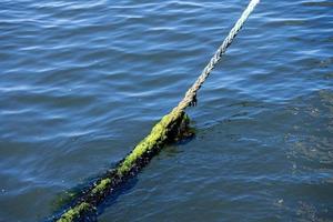 corde sur l'eau photo