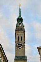 L'église Saint-Pierre est une église paroissiale catholique romaine du centre-ville de Munich, dans le sud de l'Allemagne. photo