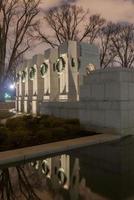 mémorial de la seconde guerre mondiale à washington dc la nuit, 2022 photo