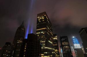 l'hommage en lumières aux côtés du World Trade Center au centre-ville de Manhattan, New York City. photo