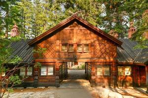 vikingsholm est un bâtiment historique préservé à emerald bay, lac tahoe. c'est un excellent exemple d'architecture scandinave dans l'hémisphère occidental. photo