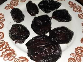 pruneaux prune séchée alimentation saine photo