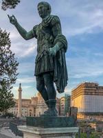 monument trajan - rome, italie photo