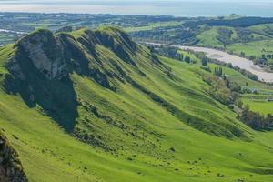 la vue panoramique depuis le sommet du pic te mata, région de la baie de hawke, nouvelle-zélande. photo