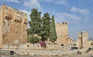 vue sur la tour du roi david dans la vieille ville de jérusalem photo