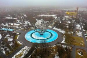 queens, new york - 10 mars 2019 - l'unisphere emblématique de flushing meadows corona pk. chez les reines. la structure de 12 étages a été commandée pour l'exposition universelle de 1964 à new york. photo