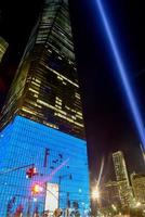 11 septembre hommage à la lumière - new york city, états-unis, 2022 photo