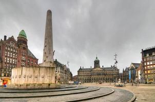 monument national - amsterdam photo