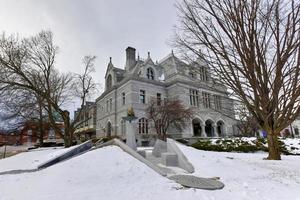 Immeuble de bureaux législatifs du new hampshire, concord, new hampshire, états-unis. bâtiment du bureau législatif, construit en 1884 avec un style victorien, était autrefois le bureau de poste de la concorde. photo