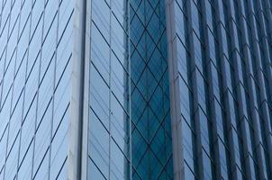 mur de verre transparent du bâtiment moderne de bureau photo