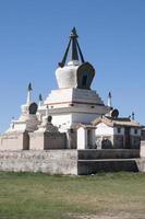 stupa traditionnel au temple de karakorum photo