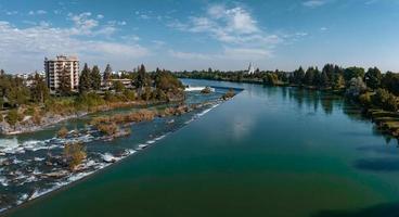 vue aérienne de la chute d'eau qui a donné son nom à la ville d'idaho, id usa. photo