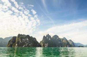 belle île et lac vert guilin de thaïlande photo