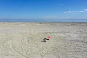 bombay beach et le paysage de la mer de salton du sud de la californie en californie, états-unis. lac de rift endoréique de la mer de Salton. photo