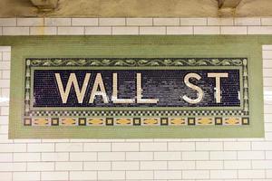 station de métro wall street, new york city, 2022 photo