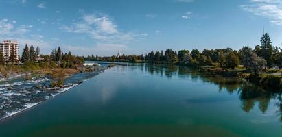 vue aérienne de la chute d'eau qui a donné son nom à la ville d'idaho, id usa. photo