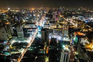 scène nocturne haute vue de bangkok, thaïlande photo