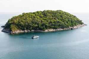 île de vue grand angle et mer d'Andaman photo